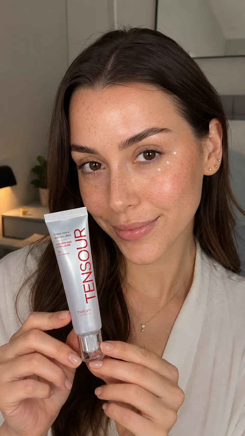 Cliente mostrando o gel TENSOUR